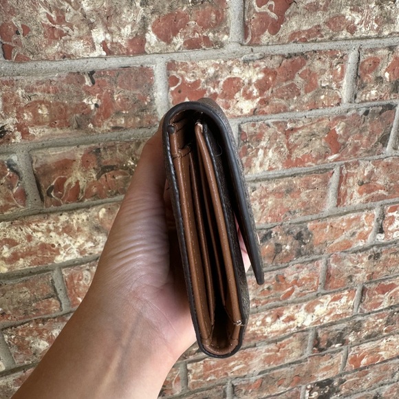 Michael Kors wallet - Picture 2 of 5